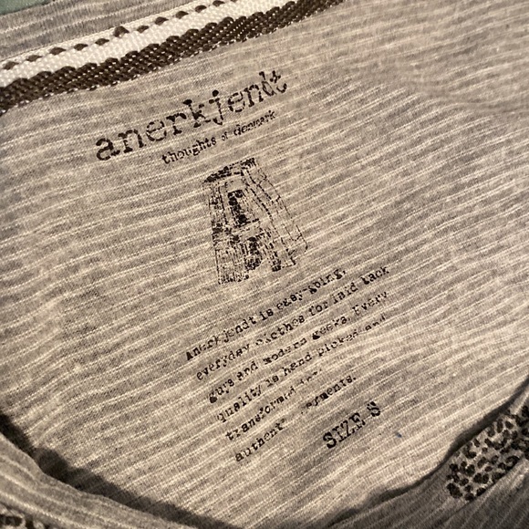 4/$25 Anerkjendt Llama Shirt - WS - Picture 5 of 5